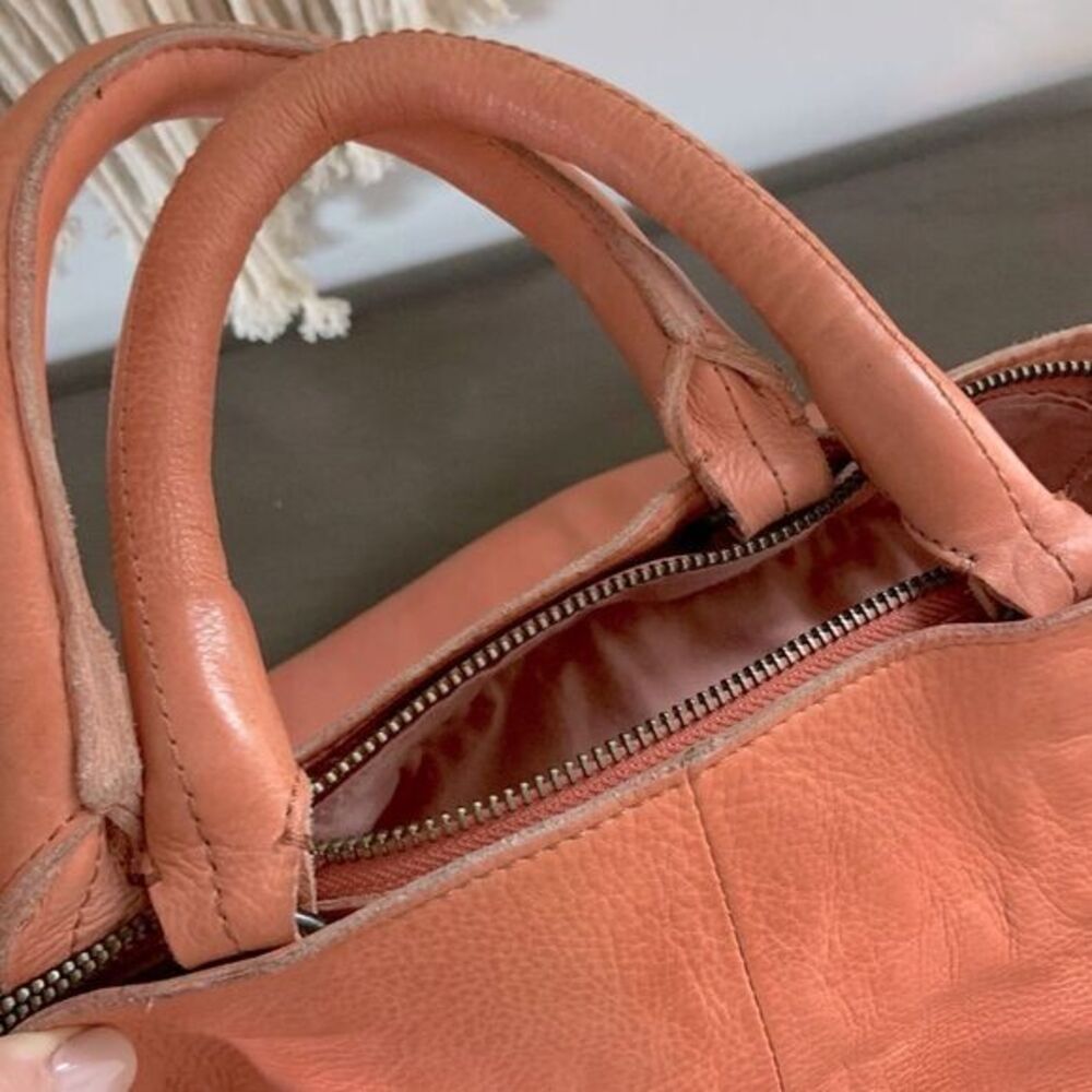 FREE‎ PEOPLE Leslie Leather Tote Tiger Red Bag - Picture 12 of 16